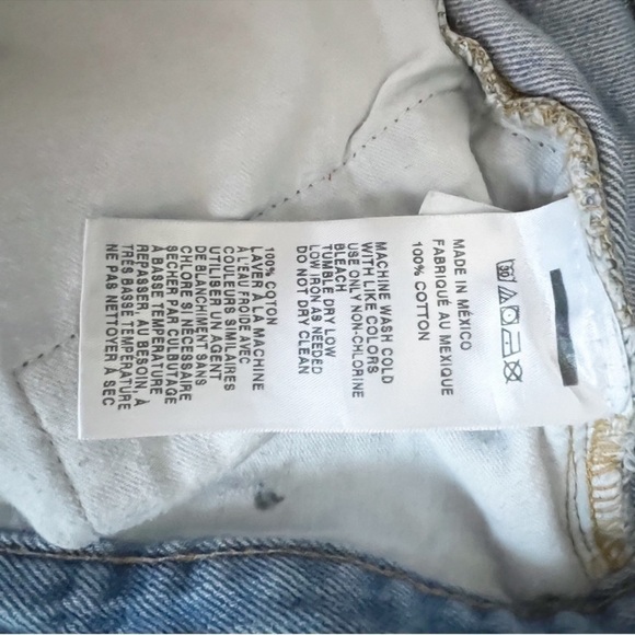BDG Light Blue Distressed Raw Hem Button Fly Jean Shorts Size 29 - Picture 5 of 5